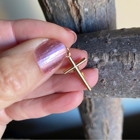 Vintage 18K Portuguese Gold Crucifix Cross Pendant Charm - Picture 2 of 6